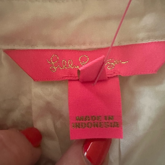 Women’s white Lilly Pulitzer top with pompoms on the bottom - Picture 7 of 10